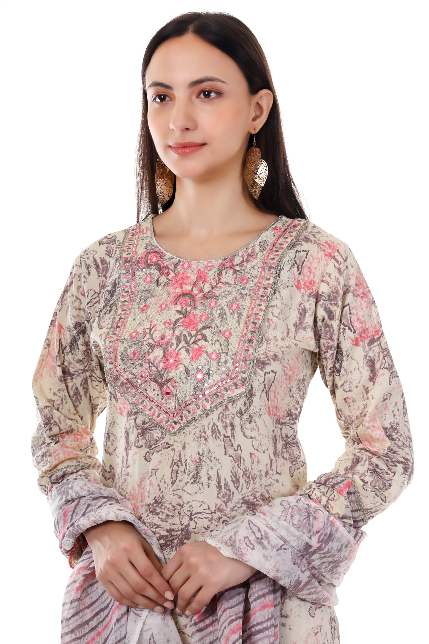 Beige printed kurta with a contrasting pants and dupatta