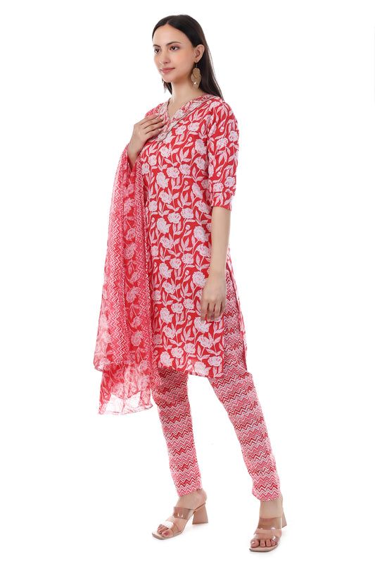 Red printed kurta with a pants and dupatta