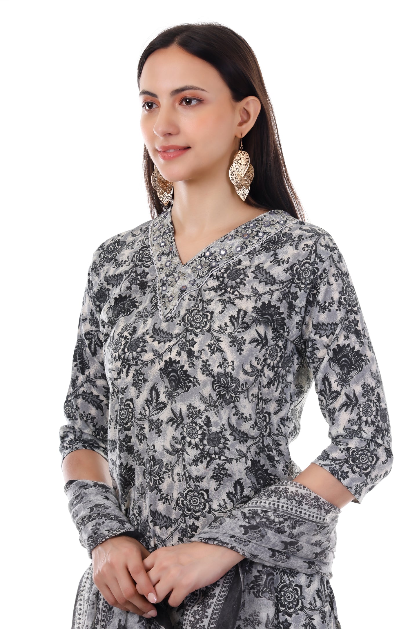 Black printed kurta with a contrasting pants and dupatta